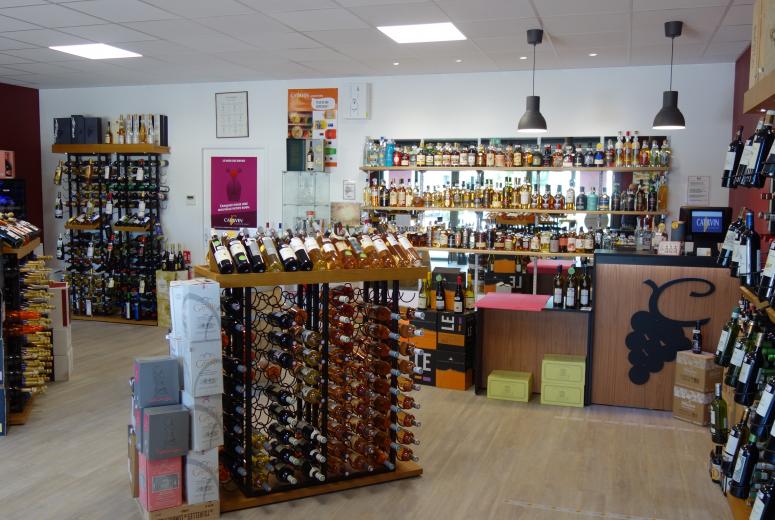 Intérieur de cave CAVAVIN Biars sur Cere